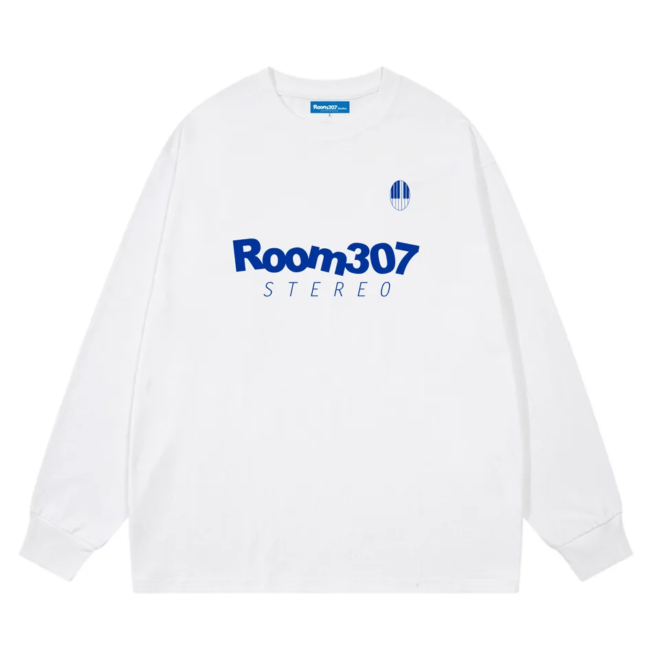 White Room307 Classic long-sleeve shirt.